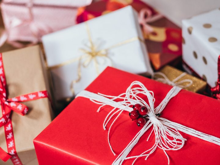 Top Christmas Gift Ideas: Searching for the Top Christmas Gifts for Men and Women