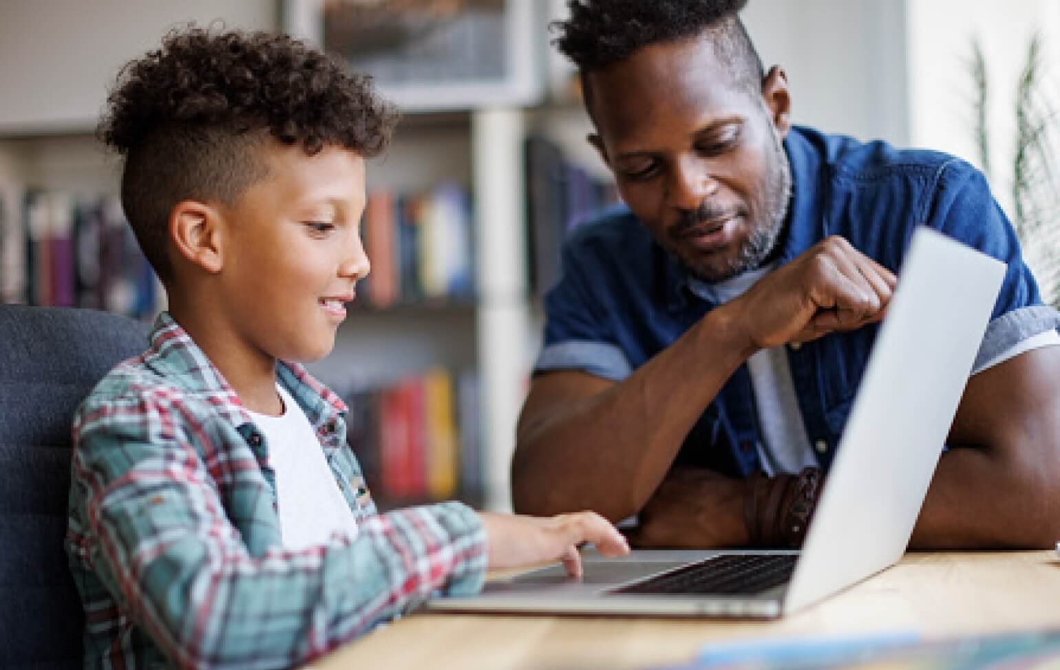 What Parents Should Know About Online Schooling for Kids